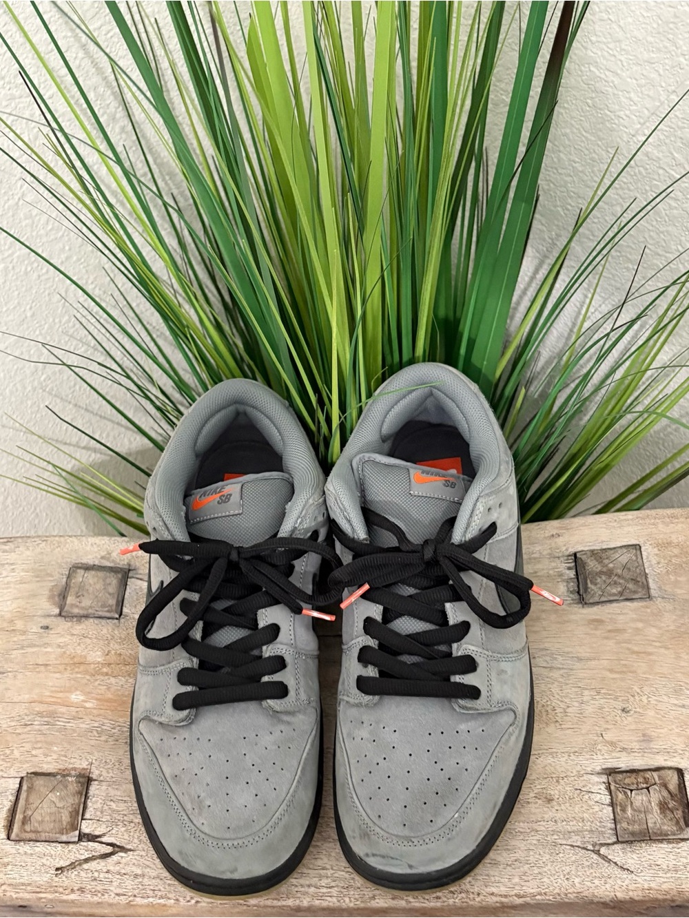 Nike SB Dunk Low Cool Grey Sneakers - Picture 3 of 8